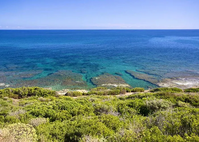 公寓式酒店 Village In Porto Corallo Just 200 Meters From The Beach, With Private Outdoor Area