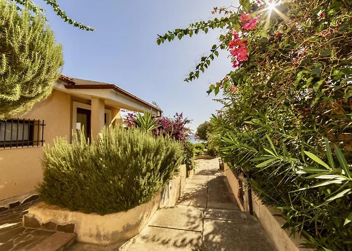 公寓式酒店 Village In Porto Corallo Just 200 Meters From The Beach, With Private Outdoor Area 3*
